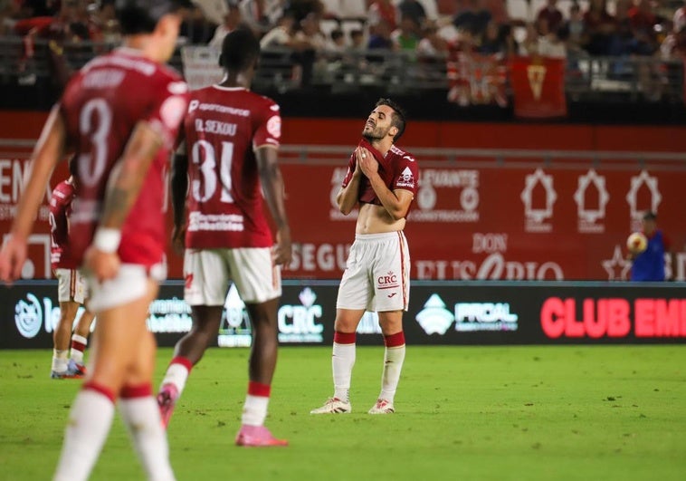 El Real Murcia de Etxeberria sigue peleado con el gol
